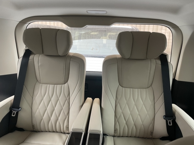 汽油顶配 6座萨尔法可上北京牌爱游戏体育丰田格兰维亚35L(图1) 汽油顶配 6座萨尔法可上北京牌爱游戏体育丰田格兰维亚35L(图1)