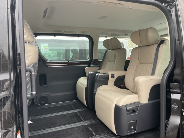 汽油顶配 6座萨尔法可上北京牌爱游戏体育丰田格兰维亚35L(图10) 汽油顶配 6座萨尔法可上北京牌爱游戏体育丰田格兰维亚35L(图10)