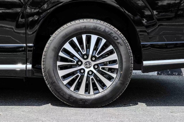 汽油顶配 6座萨尔法可上北京牌爱游戏体育丰田格兰维亚35L(图4) 汽油顶配 6座萨尔法可上北京牌爱游戏体育丰田格兰维亚35L(图4)