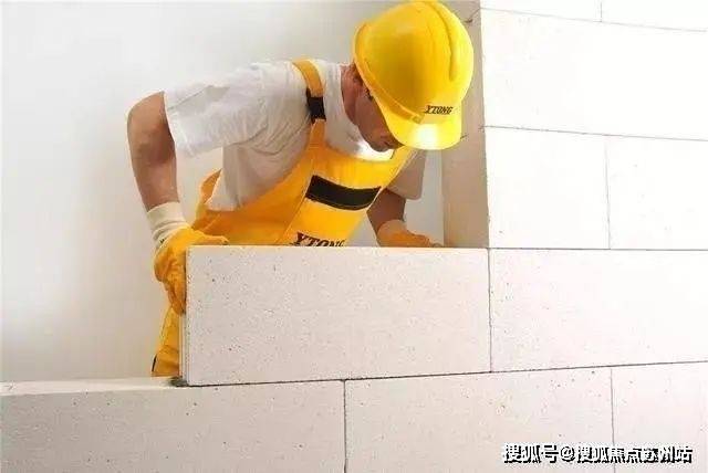 鹰·黑森林售楼处发布：引爆购房热潮爱游戏app网站九月豪宅聚焦@中(图8)